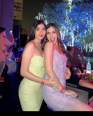 Palak Purswani Instagram - All that glitters is probably part of my outfit 💜
Hello 2024 🥂
•
•
•
•
#hello2024 #newyear #palakpurswani #2024