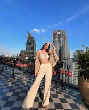 Palak Purswani Instagram - Elevating to new heights! Cheers to the end of an unforgettable year 🤌🏻
As the year takes its final bow, I’m grateful for the highs, the lows, and every note in between.
Ready to kickstart a brighter 2024 ✨🫶🏼