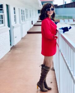 Pam Tillis Instagram - Checking in and checking out the pool. I will be coming out of this jacket!!!