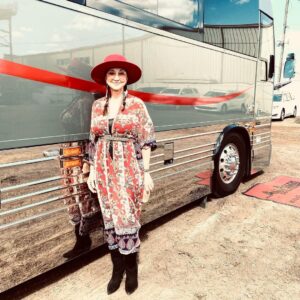 Pam Tillis Instagram - Hopping on the bus today!  First stop Lee’s Summit, Missouri for a Grits and Glamour show with @lorriemorgan_official.  Then heading down to Frisco, Texas with my trio for a benefit concert with @cmorganmusic and @morganevansmusic .  Ticket information on my website.  #countrymusic #ontheroadagain #90scountry