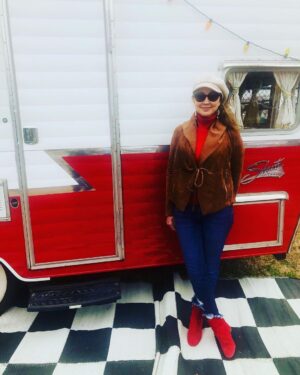 Pam Tillis Instagram - This little baby was parked in my neighborhood today. Wish Santa would bring me one just like it! 
I’d haul it up to the road to my shows at the Alhambra theatre in Hopkinsville, KY on Dec 10 and the Mulehouse in Columbia, TN on Dec 23. Last two shows of the year!!! #cannedham #tincan #glamping #countrychristmas  #tennesseechristmas