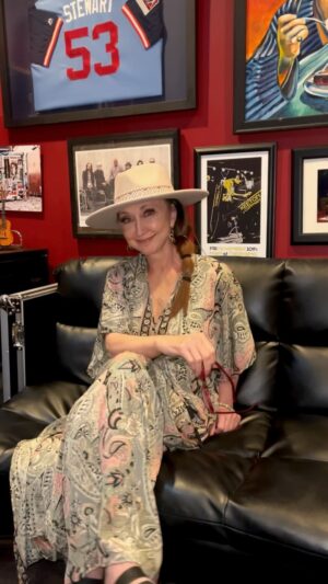 Pam Tillis Instagram - Hey @trishayearwood! How did I do? #memphis #pamtillis #trishayearwood #maybeitwasmemphis