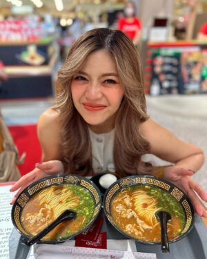 Panyanut Jirarottanakasem Instagram - คนรักราเมงห้ามพลาด! โซซีนจะพลาดได้อย่างไร งานนี้ต้องมาค่า  ICHIRAN  Pop-Up Store 🍜 ครั้งแรกในไทยที่อิจิรันต้นตำรับจากญี่ปุ่นมาเสิร์ฟให้ทุกๆคนได้ทาน เพียงเมนูเดียวคือ 'อิจิรัน คามาดาเระ ทงคตสึ ราเมง' ปกติจะมีขายเฉพาะ 2 สาขา ในเมืองฟุกุโอกะ ประเทศญี่ปุ่นเท่านั้น! 

งานนี้จัดแค่ 16 วัน ชั้น 3 โซนนิปปอน มาร์เก็ต (อิเซตันเก่า) คือต้องมา!!

พิเศษเฉพาะงานนี้ เมื่อซื้อเมนู 'อิจิรัน ราเมง คามาดาเระ ทงคตสึ' มูลค่า 290.- จะได้รับเครื่องดื่มฟรี 1 ขวด และ คูปอง GIFT VOUCHER 100.- สำหรับซื้อสินค้าที่ระลึกจาก ICHIRAN 1st Pop-Up Store ด้วยน้า มุ้ย 🥰✨✨

#IchiranRamen 
#IchiranRamenPopUpStore 
#IchiranThailand
