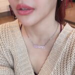 Panyanut Jirarottanakasem Instagram - ไม่มีอะไรเลย แค่อยากจะลงแล้ว 🥹 ไม่ต้องรอแบรนดิ้งเสร็จได้มั้ย ตื่นเต้นจนลงก่อนเลยล้ะกัน จะเสริมเฮง จะสายมูก็เลือกสีที่สบายใจใส่ออกจากบ้านไปเลย @box.rux.mu น่าร้ากกมาก 🌈💕🍩🍭🍬💍💎 #enameljewelry
