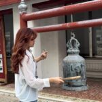 Panyanut Jirarottanakasem Instagram - ไหว้พระวันแรกของปี 🙏🏻 ตามรอยได้งับ ใน ตต น้า #วัดราชโอรส วัดประจำร.3 ถวายหมอนพระนอนเกศทะลุ ขอยอดทะลุเป้าไปเลย #วัดเทวราชกุญชร เจอดาราเยอะมากกก ไหว้พระอินทร์ทรงช้างเอราวัณ เรื่องเงินก้อนใหญ่ ความสำเร็จใหญ่ๆ #วัดสุทัศน์ ไปแก้แรรม กับไหว้ท้าวเวสสุวรรณค่ะ เสริมสิริมงคล ขอพรด้านการงานเงิน ตบท้ายของหวานบรรทัดทอง ฟินนาเล่ 💕💕 รีบไปภายในเดือนมค.นี้น้า เฮงๆๆปังงๆทุกคน นะคับ #ไหว้พระรับปีใหม่2566 #วัดราชโอรส #วัด เทวราชกุญชร #วัดสุทัศน์ #แก้กรรม #พระอินทร์ทรงช้าง เอราวัณสามเศียร #ท้าวเวสสุวรรณ วัดราชโอรสราม ราชวรวิหาร