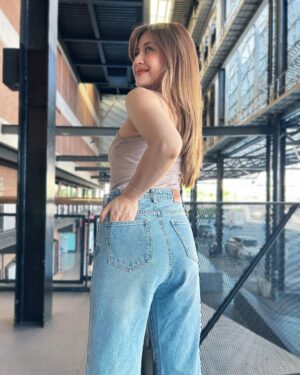 Panyanut Jirarottanakasem Instagram - รันเวย์แพรพ ใครเรียกนะคะนะคะ 🤎🟤👜