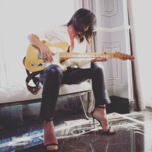 Paola Turci Instagram - 👉🏻Giovedi 21 luglio 
♥️BOLOGNA
CUBO 
🎸Concerto acustico