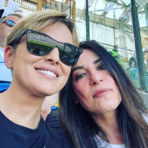 Paola Turci Instagram - Un giorno all’improvviso m’innamorai di te 💙