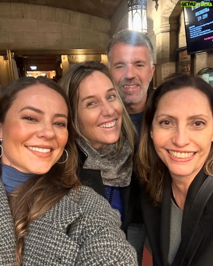 Paolla Oliveira Instagram - Fechando a semana, um pouco do rolê por NY. Foram dias de risadas, trocas, passeios, companhias, comilança e muito aprendizado. New York