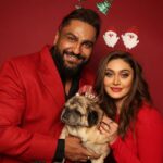 Parag Tyagi Instagram - Posted @withregram • @shefalijariwala Love from our merry little home to yours… Merry Christmas 🎅 🎄🌹🍷 @paragtyagi @simba_mommys_boy #christmas #xmas #instalike #festivevibes #goodvibes #mondaymood #love #light #christmastime #happiness #familygoals #familytime #alwaysandforever #together