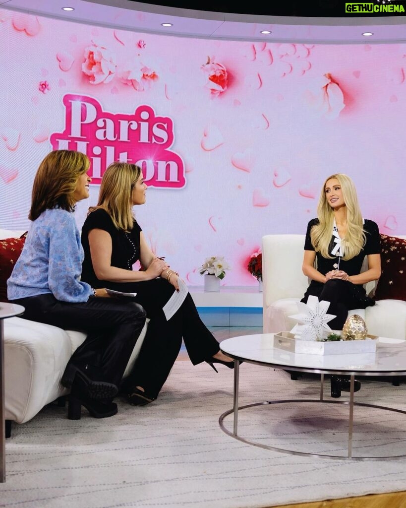 Paris Hilton Instagram - I’ve had so much fun discussing the new season #ParisInLove 💘 Thank you to all the amazing hosts that had me as their guest ✨ I’m so proud of this new chapter of the show and I share more of my personal life than ever before. 🥹 I’m so happy to see how many of you streamed it over the holidays. 🥰🎄 What are everyone’s favorite parts of the new season? ✨ Steam it now on @Peacock! 💕 New York City