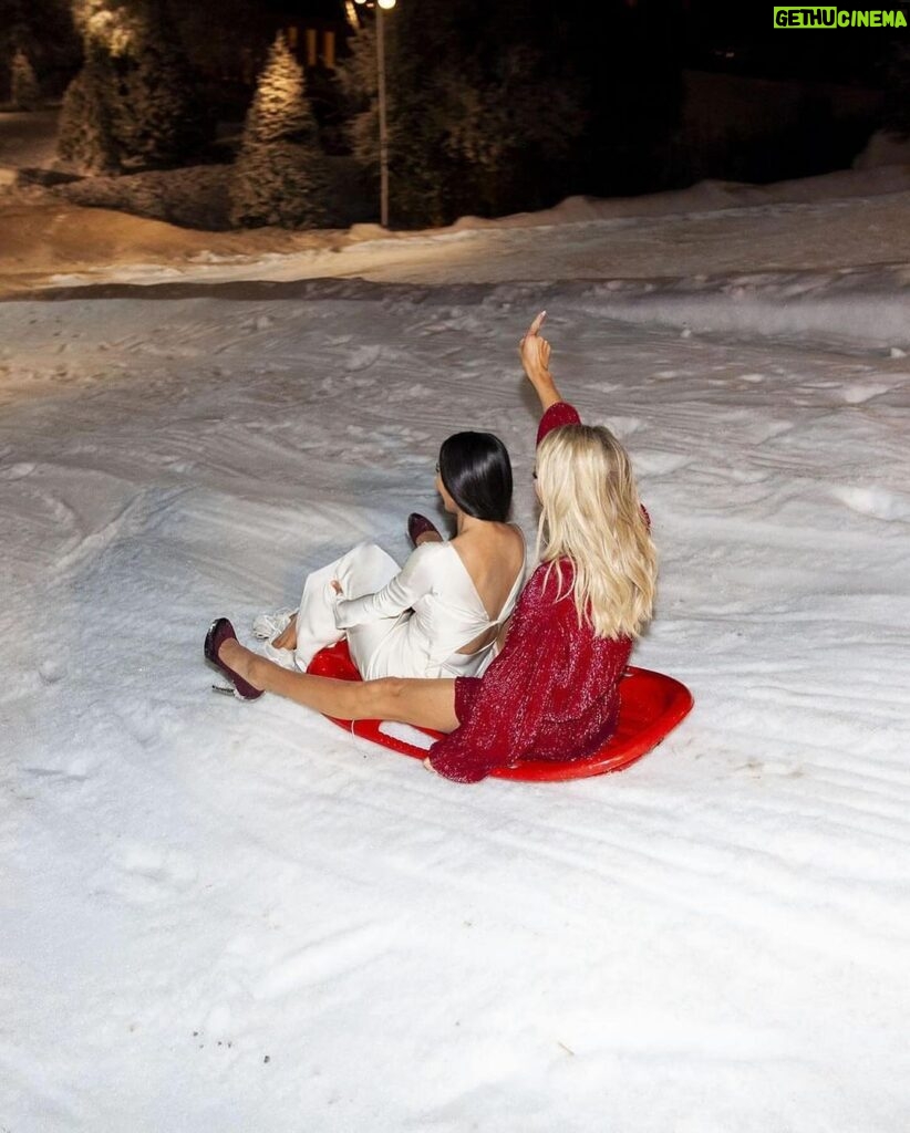 Paris Hilton Instagram - Sliving, Sledding & Serving Looks in Winter Wonderland.🛷👯‍♀️❄️✨🤍 Love you @KimKardashian, always so much fun with you🥰