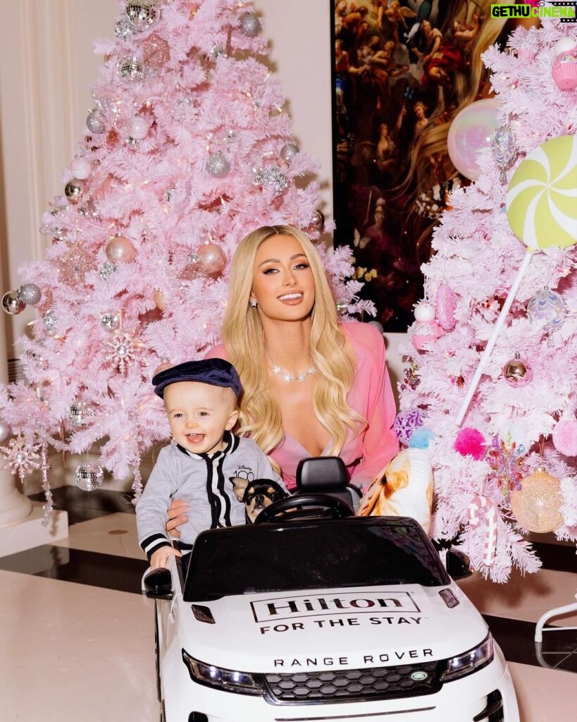 Paris Hilton Instagram - Christmas felt so much more complete with my babies in the house 👼🏼🎄✨ I hope you are all surrounded by love this holiday season ❤️ Beverly Hills, California