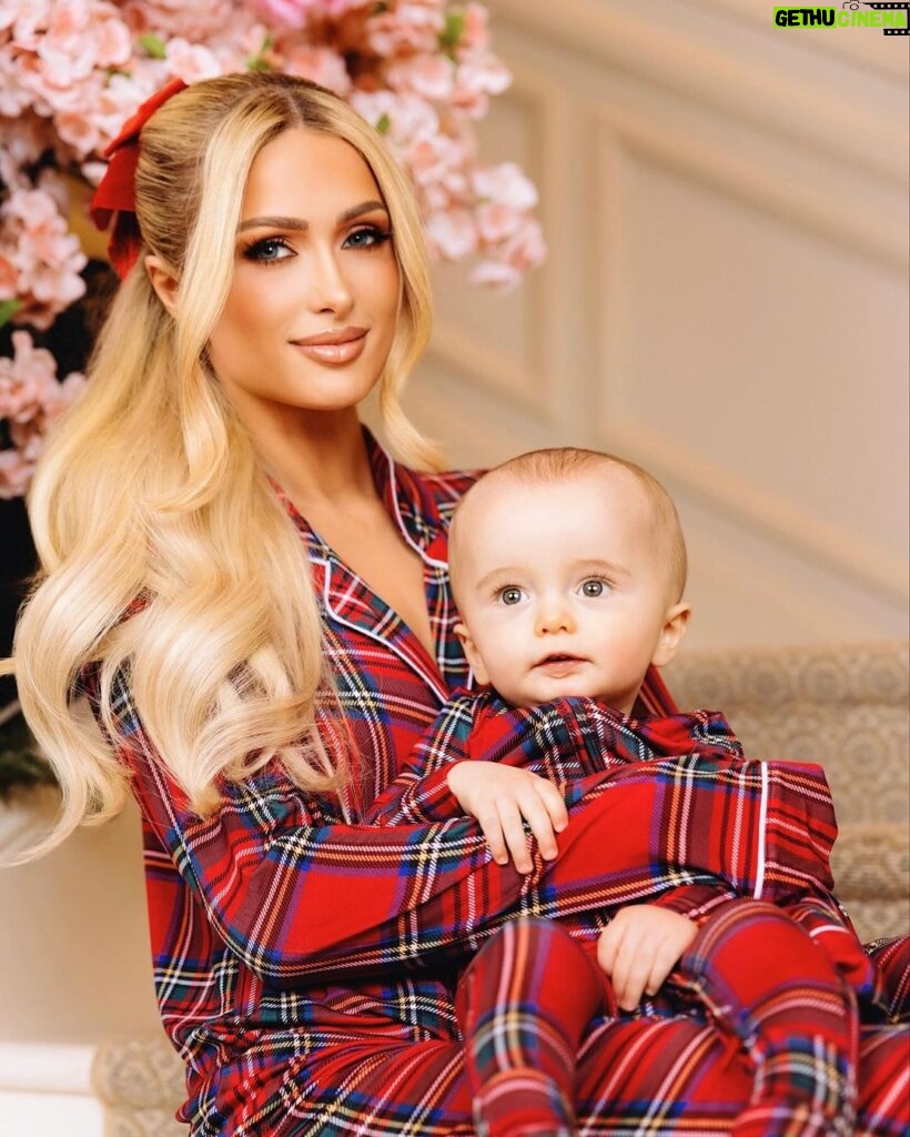 Paris Hilton Instagram - Merry Christmas from the Hilton-Reums! 🎁🎄 At the beginning of 2023, I could never have imagined the happiness and gratitude I would feel in this moment ❤️ My beautiful family of four, my fairytale dream come true! ✨🥹 Beverly Hills, California