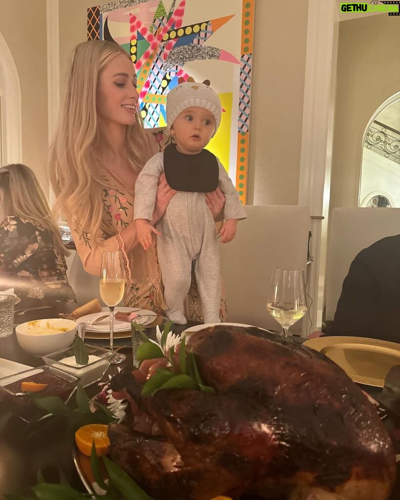 Paris Hilton Instagram - So much to be grateful for this Thanksgiving🥰🩵👶🏼👶🏼💗 #SlivingMom ✨ Beverly Hills, California