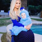 Paris Hilton Instagram - I think I might have an addiction to baby costumes 😂 I can’t help it!! 🥹💙👶🏼 #CookieMonster #SlivingMom ✨ Beverly Hills, California