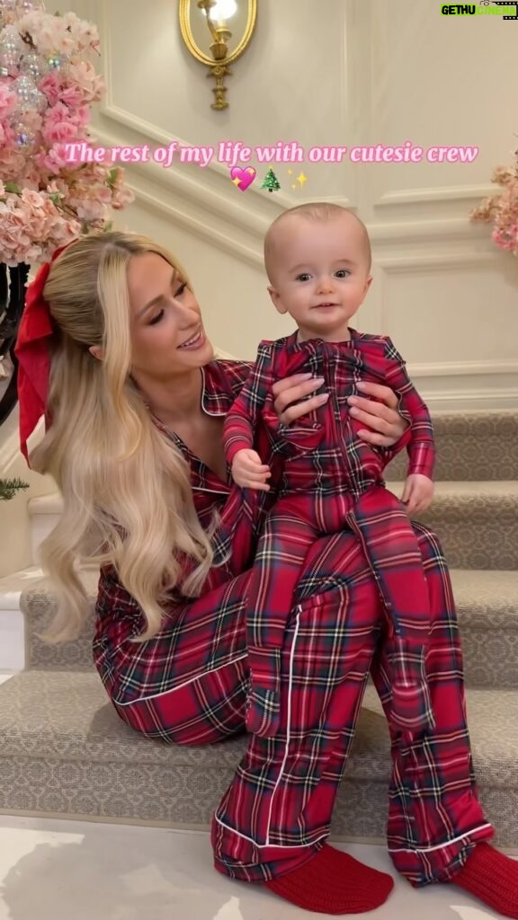 Paris Hilton Instagram - Santa gave me the everlasting gift of family this Christmas!💖✨ I couldn’t be more grateful for the cutesie crew! 💖💙🥹 #CutesieCrew Beverly Hills, California