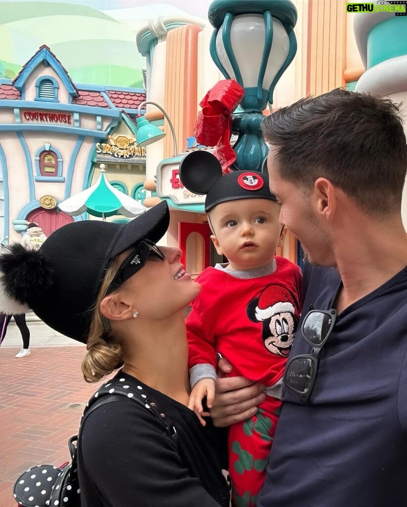 Paris Hilton Instagram - Taking Baby P to @Disneyland for his first-ever adventure was a dream come true✨ Absolutely magical and incredibly heartwarming🥹Watching his excitement and awe at every new sight and sound, it’s clear why this place is known as the happiest on Earth🌏 These precious moments of pure joy and wonder will stay in my heart forever🥰 It’s moments like these that make life so beautiful and remind us why Disneyland is truly the happiest place on Earth✨🥹❤️👶🏼🏰✨ #CutesieCrew ✨ #SlivingMom ✨