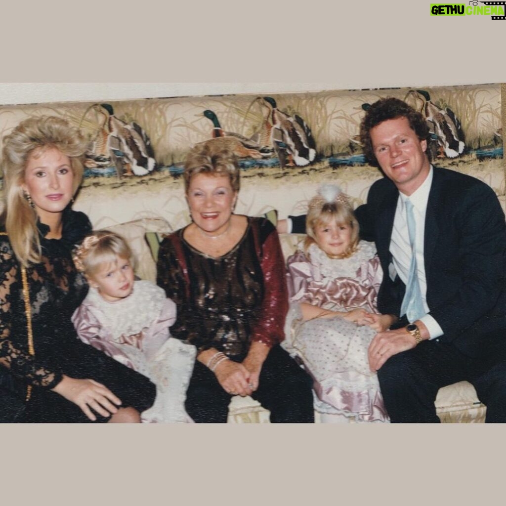 Paris Hilton Instagram - Happy anniversary to my incredible parents @KathyHilton @RickHilton7! 💗 I'm so grateful to have grown up looking up to your beautiful love for one another and the example you set for me becoming a mother. I love you both so much! 💕 🥹