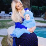Paris Hilton Instagram - I think I might have an addiction to baby costumes 😂 I can’t help it!! 🥹💙👶🏼 #CookieMonster #SlivingMom ✨ Beverly Hills, California