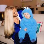 Paris Hilton Instagram - I think I might have an addiction to baby costumes 😂 I can’t help it!! 🥹💙👶🏼 #CookieMonster #SlivingMom ✨ Beverly Hills, California