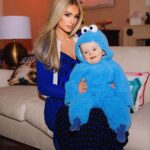 Paris Hilton Instagram - I think I might have an addiction to baby costumes 😂 I can’t help it!! 🥹💙👶🏼 #CookieMonster #SlivingMom ✨ Beverly Hills, California