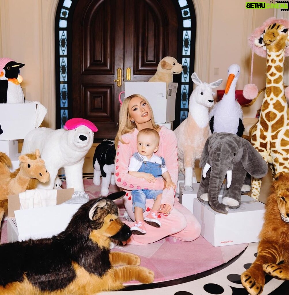 Paris Hilton Instagram - Celebrating with my Birthday Boy ✨🦙🦒👱🏼‍♀️👶🏼🐘🐧🩵✨ Beverly Hills, California