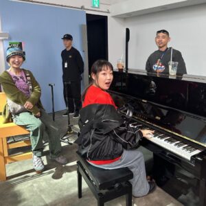 Park Moon-chi Instagram - 유난히 Special 하고 JUST FUN 했던 10월,. 벌고쓰고벌고쓰는 Verse 장인이 될거에요, 감사합니다 ㅎ