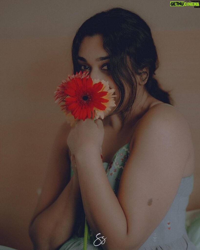 Parvathy R Krishna Instagram - A woman is like a rare flower, she blooms with the right amount of love and care 🌼🌸💐 📸 : @storiesbysujith