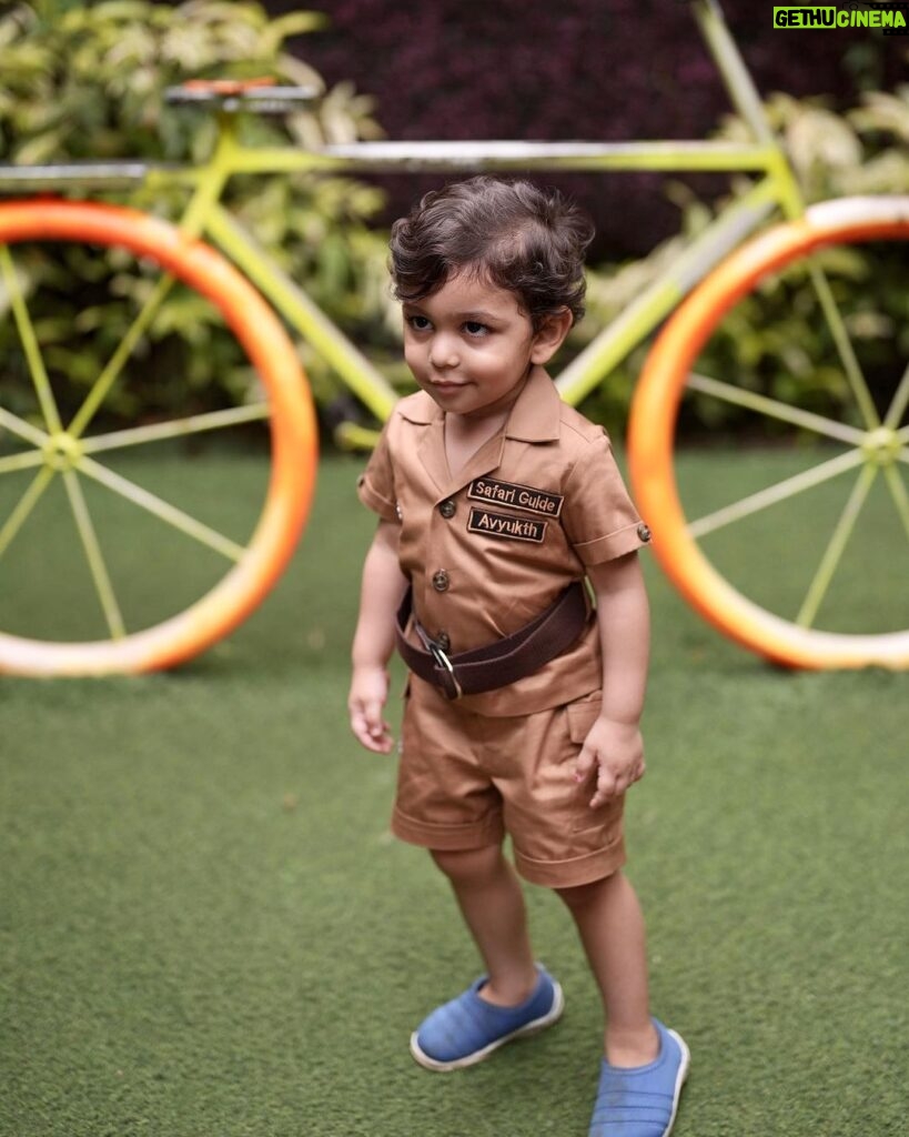 Parvathy R Krishna Instagram - Here is the beginning of Achuttan’s Birthday post..Can’t thank enough @mini_kup , Nishi for the amazing outfit ..You made Achukuttan’s day ..❤❤❤
