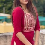 Parveen Instagram - Thamara poovukum thannikum ennaikum sandaiye vandhathu illa🤍❤️ . . . #thamaraipoovukum #trending #trendingreels #reels #reelinstagram #reelitfeelit #instagram #instagood #like #tamilsong #dance #dancelove #parveenofficial