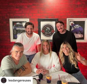 Patrice Godin Instagram - Belle soirée avec la gang de @lesdangereuses 
Bon succès, les filles 💚
Merci @la_poche_bleue pour l’accueil 🔥
À la prochaine