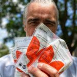 Patrice Godin Instagram - Vous avez envie d’essayer les museli à préparer la veille bio de @liveholos? Le code promo PATGOD10 vous donne $10 de rabais lors d’une première commande en ligne* jusqu’en septembre. Un petit déjeuner complet. Biologique. Végétalien. Sans gluten. Et l’emballage est 100% recyclable. Ça vaut la peine, non? (Vous aurez deviné que ma saveur préférée est Arachides + Érable. Avec du lait d’avoine, c’est mon choix #1 après mes entraînements.) *Lien sur ma bio 😎