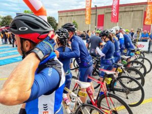 Patrice Godin Instagram - Avant-dernière étape. Après, on rentre au stade #gdpl #1000km #quebecor @granddefipierrelavoie @quebecormedia