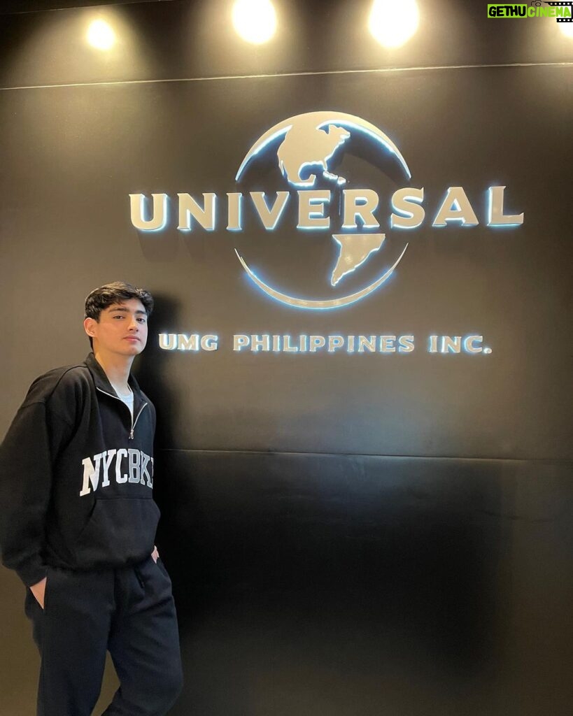 Patrick Quiroz Instagram - No words to express how thankful and grateful I am today. Thank you for all the real ones. You know who you are. Thank you to my @cornerstone family and now to my newest fam, @universalmusicgroup Philippines baby!! Under @islandrecordsphilippines! To God be the Glory!