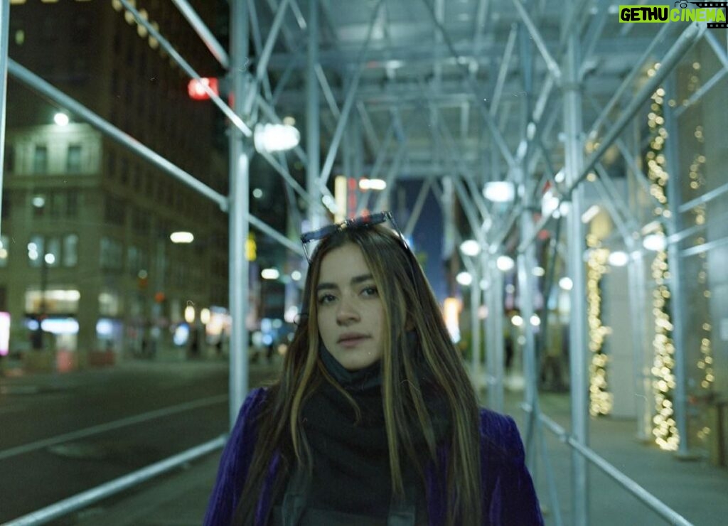 Paulina Gaitán Instagram - NY ✨ . . . . . . . . . . 📸 @cachephoto Times Square, New York City