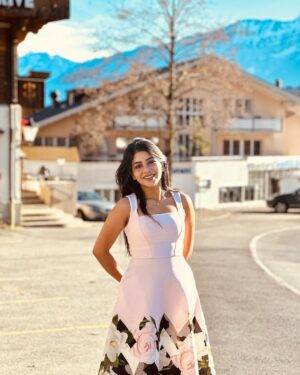 Pavithra Lakshmi Instagram - Wishing you a Merry Christmas all the way from Switzerland 🇨🇭