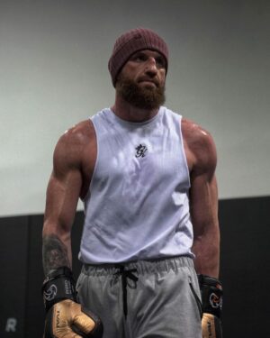 Peter Queally Instagram - NOW LIVE: GET 30-75% OFF EVERYTHING in the @gymking Black Friday Sale – THAT’S RIGHT. EVERY. SINGLE. THING.
Limited time only – shop now at thegymking.com- link in my bio