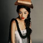 Phạm Nguyễn Lan Thy Instagram - “NHẤT QUỶ NHÌ MA, THỨ BA HỌC TRÒ" Khi nhắc đến đến câu thành ngữ này, ai trong mỗi chúng ta đều gợi nhớ lại hình ảnh nó gắn liền với tuổi học trò mà ai trong chúng ta cũng đã trải qua, câu nói này mang một ý nghĩa thể hiện tính nghịch ngợm, những trò vui đùa hồn nhiên và vô tư khi đi học. Trong bộ ảnh này, chúng mình muốn mang đến một hình ảnh rất quen thuộc, cổ điển, nhưng thay vào đó chúng mình muốn truyền tải một bức tranh màu sắc, vui nhộn và tươi mới hơn, thời trang hơn. Lấy cảm hứng từ những kỉ niệm mà các thế hệ học trò 8x,9x đã từng trải qua, chúng mình tôn lên vẻ đẹp của kí ức thời đó. Tại vì sao chúng mình lại làm ý tưởng này ? Bởi vì với góc nhìn từ phía chúng mình,chúng mình thấy được hình ảnh này không còn tồn tại nhiều cho đến bây giờ khi đất nước nói chung và công nghệ 4.0,AI nói riêng ngày càng phát triển nhưng chúng mình lại thấy hình ảnh đó lại rất đẹp, mộc mạc và nguyên bản, đó là điều may mắn mà các thế hệ thời 8x,9x đã có cơ hội được sống với nó.Chúng mình hy vọng, với tâm hồn nghệ sĩ, chúng mình đã và đang gửi gắm đến một thế hệ trẻ một thông điệp đẹp và ý nghĩa. “CHÚC MỪNG NGÀY NHÀ GIÁO VIỆT NAM 20-11” Creative & Photographer: Đình Hoàng Art Director: Thafu Nguyen Starring: Phạm Nguyễn Lan Thy Stylist: Bui Dong Duy Stylist Assistant: Mai Phuoc Tri Makeup & Hair Style: Chuong Nguyen Producer: Luna Tran Photo Assistant: Dim Pham, Trong Luan Lighting: cinegram.studio Fashion: DaDa, Thuy Design House, BALENCIAGA