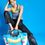 Phoebe Yuan Instagram - 來個獵奇新鮮的玩意兒😎✌🏾 @Longchamp @toiletpapermagazineofficial #LongchampXToiletPaper #PopRevolution