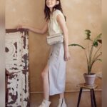 Phoebe Yuan Instagram - 從自己也創業後，我的購物選擇多了一個很重要的參考：品牌精神。 ECCO把北歐簡約美學融入百搭實用的鞋款、高品質的皮革、注重細節和工藝的同時也關注環境保護。 每當穿上ECCO踏出家門時，不管是和老魚出國旅遊探險、和工作團隊完成設定的目標、還是和家人好友團聚分享近況，這些時刻忽然都變成一種難以言喻的特殊情感氛圍，簡單但充滿樂趣且珍貴。 期許也提醒著自己穿著ECCO所跨出的每一步，都能讓幸福變成日常、讓挑戰變成人生閱歷中的滋養。 When we have each other, we have everything. @ECCO #ECCOSculpted #ECCOStreet