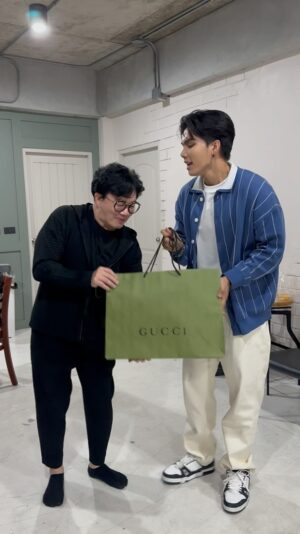 Piya Sawetpikul Instagram - #ก้องแอบดู #ก้องขอเผือก ขอบคุณน้อง @fortfts #ฟอร์ดฐิติพงศ์ สำหรับ นำ้ใจ และ เรื่ิองดีๆ ที่มีให้กันนะคะ ❤️ขอให้น้ิอง #ฟอร์ดฐิติพงศ์  #มีความสุขมากๆนะคะ  #เจริญรุ่งเรือง #ร่ำรวย #ชื่อเสียงโด่งดังมากๆนะคะ #สมความปรารถนาทุกประการ  นะคะ❤️❤️ #ขอบคุณมากนะคะ