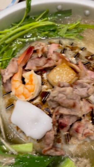 Piya Sawetpikul Instagram - #ก้องต้องกิน ในวันที่ฝนพรำ มานั่งปิ้งหมูกระทะที่ร้าน “ตั้งใจปิ้ง” #ตั้งใจปิ้งหมูกระทะ #มีเนื่อด้วยนะคะ ราคาเริ่มต้นที่290 บาท #นั่งสบาย #น้ําจิ้มทีเด็ด #อร่อยค่ะ #เซเลปพากิน #เรื่องนี้ต้องดู #ก้องแอบดู##ก้องขอเผือก @iamlekxantia