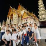 Piya Sawetpikul Instagram - 🙏เหล่ากัลยาณมิตรมาร่วมบุญกัน ชวนกันเข้าวัดในวันสุดท้ายของปี 31 ธันวาคม 2566 เพื่อแจก น้ำเต้าหู้ /น้ำเต้าหู้งาดำ /น้ำเก็กฮวย /น้ำพั้นซ์ แก่ผู้เข้าร่วม สวดมนต์ ข้ามปี ที่ #วัดสุทัศนเทพวรารามราชวรมหาวิหาร จำนวน 1,500 ขวด #วัดบวรนิเวศราชวรวิหาร จำนวน 600 ขวด #วัดสระเกศราชวรมหาวิหาร จำนวน 500 ขวด #วัดน้อยนพคุณ จำนวน 400 ขวด รวมทั้งสิ้น 4 วัด จำนวน 3,000 ขวด และร่วมกันถวาย สังฆทาน ผ้าไตรจีวร ที่ #วัดสุทัศน์ หลังจากนั้นได้เข้าพระวิหาร เพื่อสวดมนต์ข้ามปี เพื่ิอความเป็นสิริมงคลข้ามปี ณ #วัดสุทัศนเทพวรารามราชวรมหาวิหาร และขอกราบขอบพระคุณ และกราบอนุโมทนาบุญกับเจ้าภาพผู้ร่วมบุญทุกท่าน คุณยุ้ยอรอุมา @yuyuuyui พี่ แดงธัญญา @thanya.wachi ท็อปดารณีนุช @topdaraneenute ชุดาภาจันทเขตต์ @chudapha น้ำฝน @namfonboontarik ทรงวุด @wootkub.2507 พี่ ไก่วรายุฑ @kai_varayuth พี่ แจงวราพรรณ @jangwarapun พี่นุ้ย @nuiwit พี่แตนหมอก้อง @torchit_tan พี่ ปูปริศนา @pooprissana2465 พี่จี๋ @jee_sonix น้อง โบ๊ทธารา @boattaratipa ยุ่นยี่ แจ็คฟินแอร์ @jackboonyamas เล็กวินัย @iamlekxantia น้องหนุ่ม @mr.p_23 ป้าเก๋พีอา @kae_sc เต้ยซัง น้องก้อย หน่อยชล น้องแหม่ม พี่หน่อยแว่นตาHollywood ป้าแจ๋วยุทธนา @paajaew กษาณฑ์ นันทรัตน์ จีรจรรย์ อิสรวรรณ หมอก้องและทีมละคร @kong_sarawit ที่มาร่วมเป็นเจ้าภาพในวันนี้นะคะ 🙏🙏🙏 และขอบพระคุณทุกๆท่านที่มาร่วมแรงแจกน้ำในวันนี้ทุกท่านด้วยนะคะ 🙏กราบอนุโมทนา สาธุ ในบุญกุศลครั้งนี้ กับทุกๆท่านด้วยนะคะ อิ่มบุญ อิ่มใจ ปิติสุข #มีความสุขมากๆทุกๆท่านนะคะ #ชีวิตราบรื่น #รุ่งเรือง #ร่ำรวย #แข็งแรงมากๆนะคะ #มีความสุข #มีความเจริญ มากๆนะคะ🙏 #น้ำเต้าหู้เตาถ่าน #น้ำเต้าหู้งาดำ #น้ำเต้าหู้ PaPa Tofu #วัดสุทัศนเทพวรารามราชวรมหาวิหาร