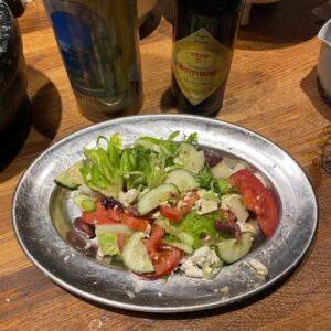 Plura Jonsson Instagram - Vita bönor med korv och sallad #pluraskök #plura