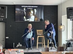 Plura Jonsson Instagram - Boksignering på Broadway
