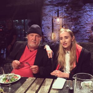 Plura Jonsson Instagram - I morgon lördag är det dags igen #såmycketbättre @tv4 31/10 kl 20. Ses då #plura