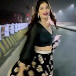 Poonam Dubey Instagram - Lucknow me lahanga 😍 . . . . #trendingreels #instareels #poonamdubey