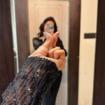 Poonam Dubey Instagram - ईसाई नववर्ष की आप सभी को ढेर सारी शुभकामनाएँ । ईश्वर आप सब के जीवन में बहुत सारी ख़ुशिया , सफलता और सम्पन्नता दे। हर हर महादेव 🙏 #harharmahadevॐ #happynewyear #2024