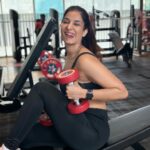Poonam Dubey Instagram - My competition my motivation my inspiration it’s me myself….. ❤️ ख़ुद से हर दिन जब बात होती हैं, ख़ुद में जब ख़ुद की तलाश होती हैं, ख़ुद को निखारना है ख़ुद को संवारना है ख़ुद को ख़ुद से एक दिन बेहतरीन ख़ुद से मिलाना हैं। This is not selfishness this is called self love ❤️🧿 #poonamdubey #morningmotivation #life #goal #to #be #happy #with #peace Fitness Factory Andheri